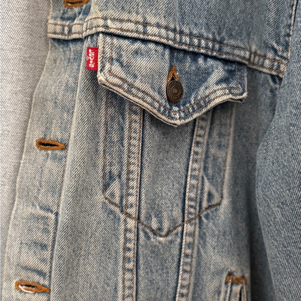 Vintage Levi’s Jean Jacket - Picture 4 of 10